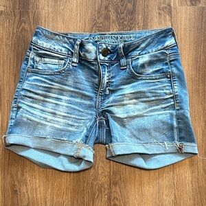 American Eagle Outfitters Super Super Stretch Cuffed Shorts Size